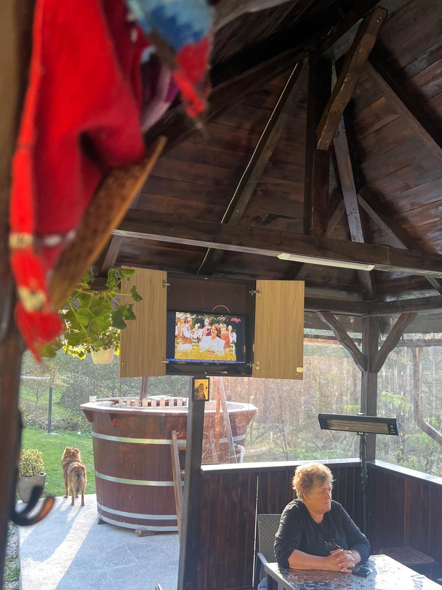 Cabana Baraj Apuseni Mountains Mihoesti Luaran gambar